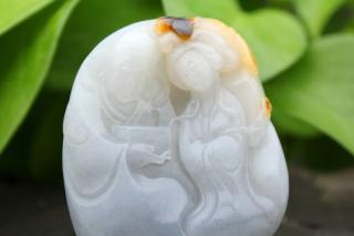 和田玉青花籽料 俏雕 梁祝 把件 a001022