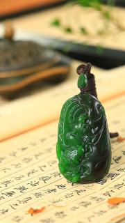 和田玉老坑碧玉挂件观音,润度极好 雕工精美 莲花栩栩如生,观音开脸饱