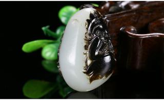 一空说玉: 和田玉籽料中的经典皮色