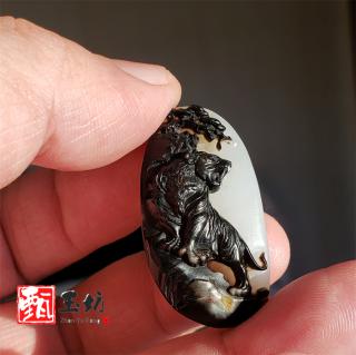 甄玉坊:别把和田玉黑皮俄料当籽料